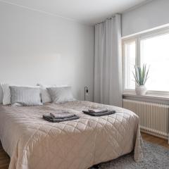 Bright & Cozy 1BR Home in Central Lahti