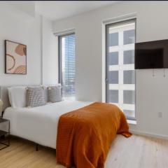 Awesome Sunny Studio! Best Location!