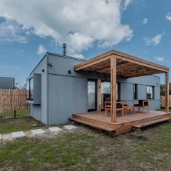 Dread Shack Nodo Norte 2 - Casa en Complejo Zona Santa Isabel, Chapa Para 4 PAX Con Parrilla - Hola Sur