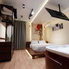 1bd studio jacuzzi, self-check in 5 min ca airport