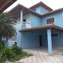 Sobrado com piscina Martins de Sá Prainha