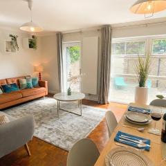 Large City house in most desirable location - walk to river