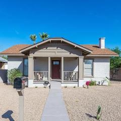 Entire Home, 7 Minutes from Phoenix Airport