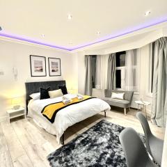 Elegant Studio with Great Transport Links