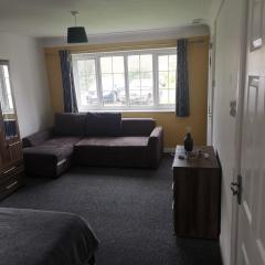 Large Room in Bromborough