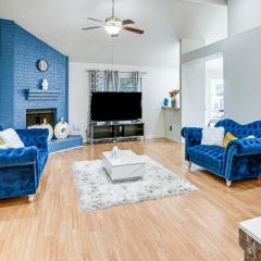 Extended Stay in Sugar Land! Family Home with Yard
