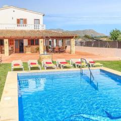 Villa Can Guaita by Villa Plus