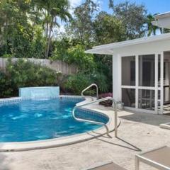 Plumeria Paradise, Modern Home Close to the Beach