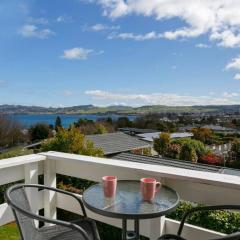 Fantastic views - comfortable and tidy Townhouse