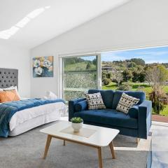 Adorable One Bedroom - Idyllic Romantic Getaway in great location