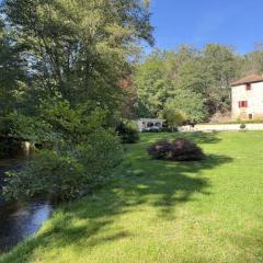 Demeure XIXᵉ avec rivière en Dordogne, piscine et wifi - FR-1-839-11