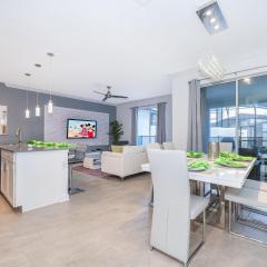 2982DC TOWNHOUSE 4 BEDROOMS & 3 BATHROOMS + POOL