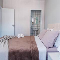 Apartamento em Jurerê • 2 dormitórios • Máquina de lavar • 300m da praia