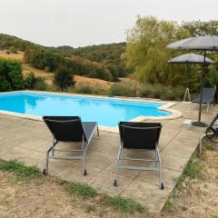 Gîte la Tanière classé 3 étoiles avec terrasse et piscine
