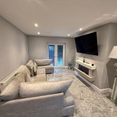 3 bedroom modern spacious house Ditchingham