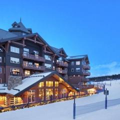 Luxury 4 Bedroom One Ski Hill Place Condo - Ski-In, Ski-Out