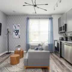 Luxury 1B1B with Balcony Downtown 542Blvd