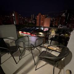 Hermoso apartamento loft cerca al segundo parque de laureles