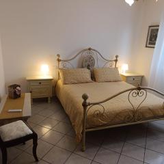 Book Nook Pisa, vicino all'Ospedale di Cisanello e all'Aeroporto, parcheggio privato a disposizone