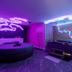 Logement paradis jacuzzi cinéma