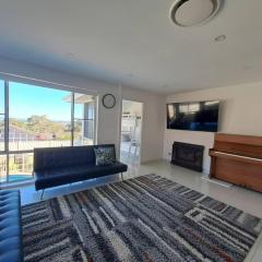 Relaxing Thirroul Home with Beach View
