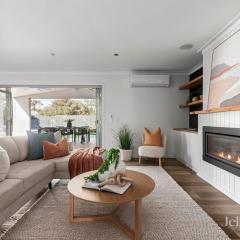 Pool House Barwon Heads 4 bedroom 2 bathroom Pool Great Yard Family friendly