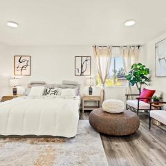 Near DTLA Gem Stylish Private Suite w King bed