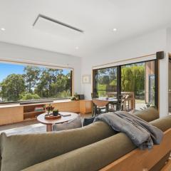 Captivating Coningham- 1 Bedroom Cabin- Oceanview