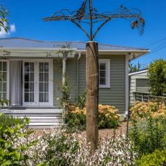 Art Cottages - Three Private Suites in Oneroa