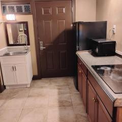 Gated 2 Double Beds Studio with Full Kitchen 104