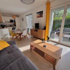 T3 climatisé en rez-de-jardin - résidence sécurisée avec piscine - FR-1-816-35