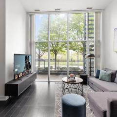 Modern 4BR Home Sleeps 12 Steps to CN Tower