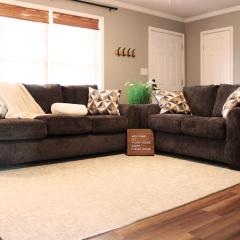 Cozy Ranch King Bed & Pet Friendly - Fenced Yard