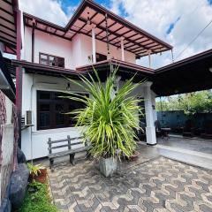 Solara Stay Dickwella