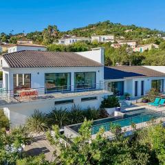 Modern Villa With Sea Views And Infinity Pool