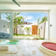 Mare 1BR Romantic Villa, 5 Min to Thomas Beach