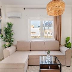 Modern 1 Bedroom W Terrace-Arribat Center