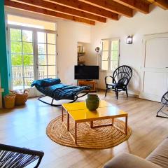 Maison De Bourg Charras, 11 Personnes, Piscine