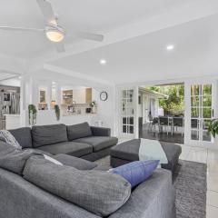 Tropical Oasis Heated Spa, Pool and Huge Decks