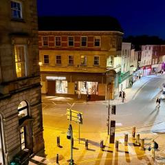 York City Centre 2-Bed Apartment with Balcony Views Close to Christmas Market