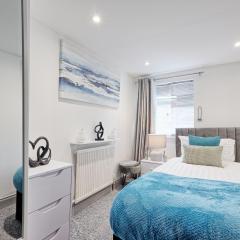 Spacious 4-Bedrooms - Family - Contractor - Parking - Super Fast Speed Wi-Fi - Sleeps 5 - CLARK PROPERTY ESTATES