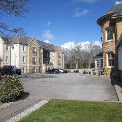 Royal Gardens Apartment 10