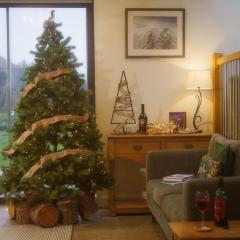 Panoramic Views & Spacious Living by LetMeStay