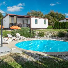 Gorgeous Home In Tinjan With Private Swimming Pool, Can Be Inside Or Outside