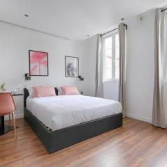 UrbanFlat 210 - Beautiful Studio in the center of Paris