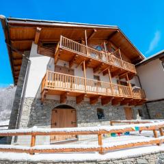 Rebecca's House few steps from skiing - Happy Rentals