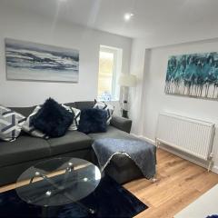 Woodfield Cottage Crawley 3 BR Gatwick WIFI