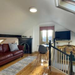 Worcester City Centre self check-in cosy loft apartment
