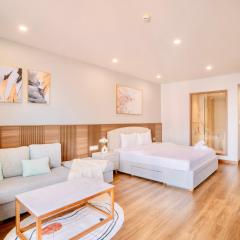 Sea Sand & Sky Beach Suites - Gold Coast Nha Trang, Beach Font & Lotte Mall Plus