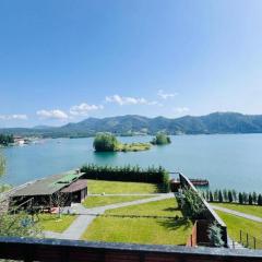 Cabana Colibita malul lacului